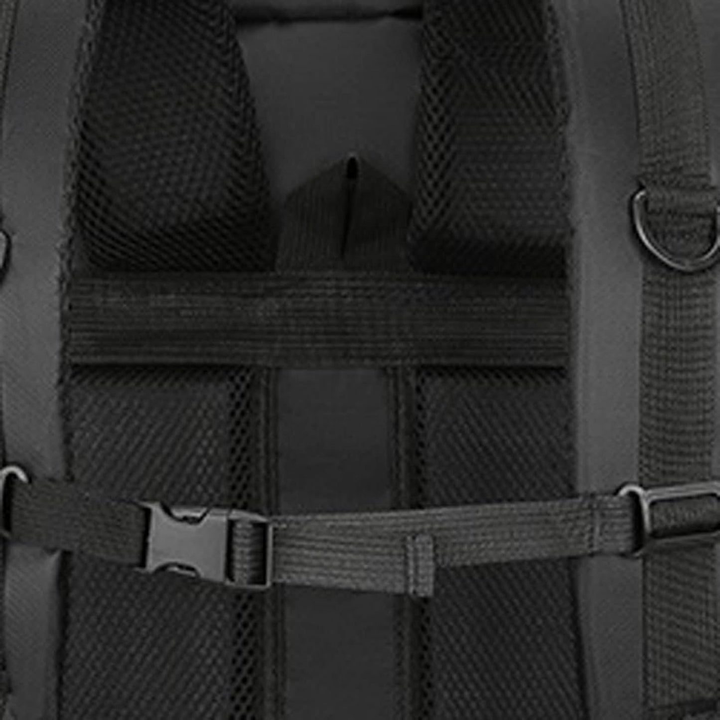 Justerbar säkerhetsrem på reseryggsäck 60 L för extra stabilitet under vandring